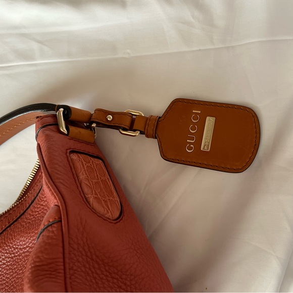 GUCCI PEBBLED LEATHER SHOULDER BAG - Picture 5 of 8